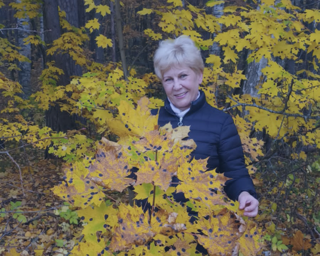 Лариса Рузе, работает лаборантом в лаборатории стандартизации на ЛАЭС, читает больше 100 книг в год Разносторонние атомщики. Сотрудники ЛАЭС об увлечениях книгами, спортом, блогингом