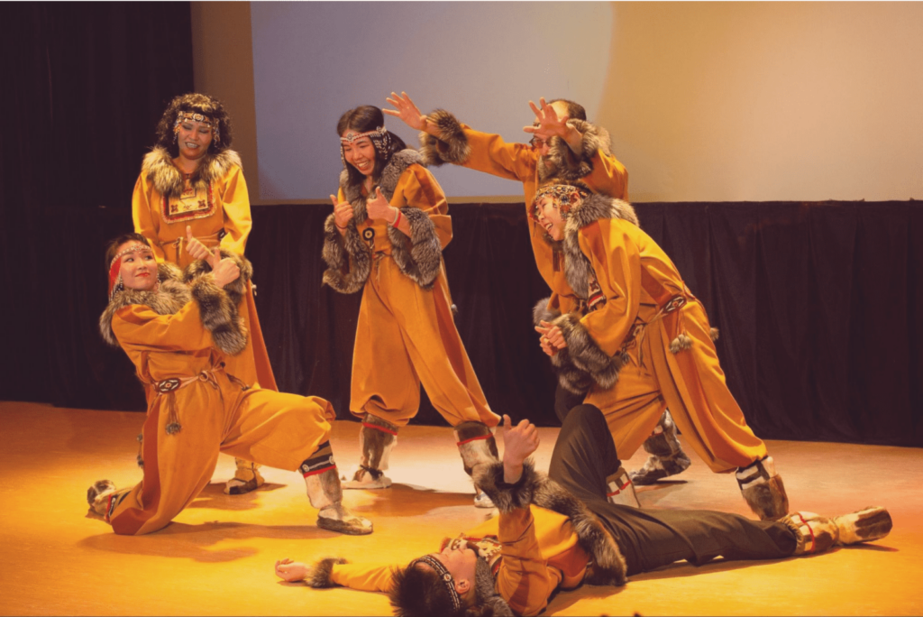 Город, в который приходят оленеводы Прогулка по Певеку: город ромашек, ветров и полярных ночей