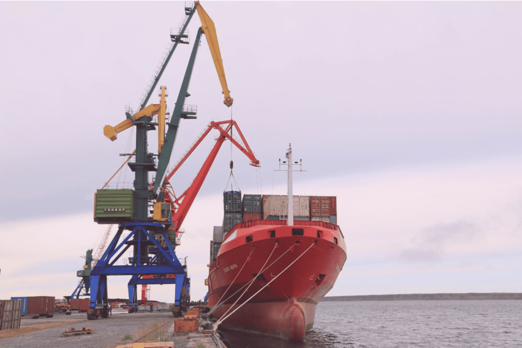 Самый северный город Прогулка по Певеку: город ромашек, ветров и полярных ночей