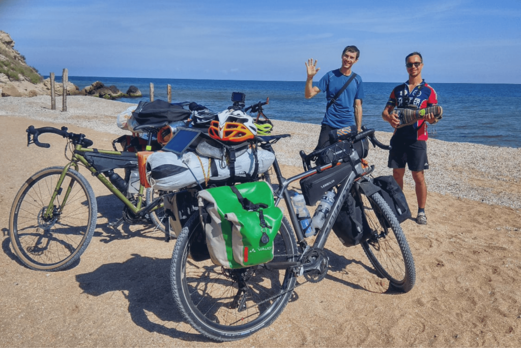 До Крымского моста и обратно на велосипедах Гараж, педали, «Батарейка»: атомщик из Балаково с необычными увлечениями