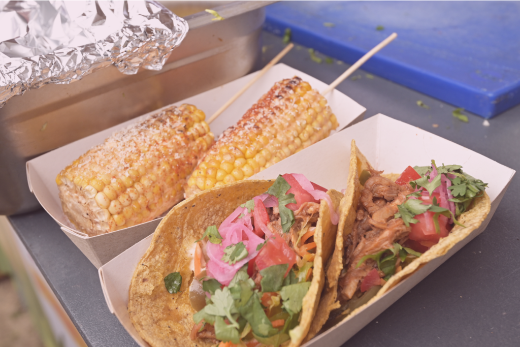 Шаньги, чуррос и корюшка: в Заречном прошёл фестиваль уличной еды