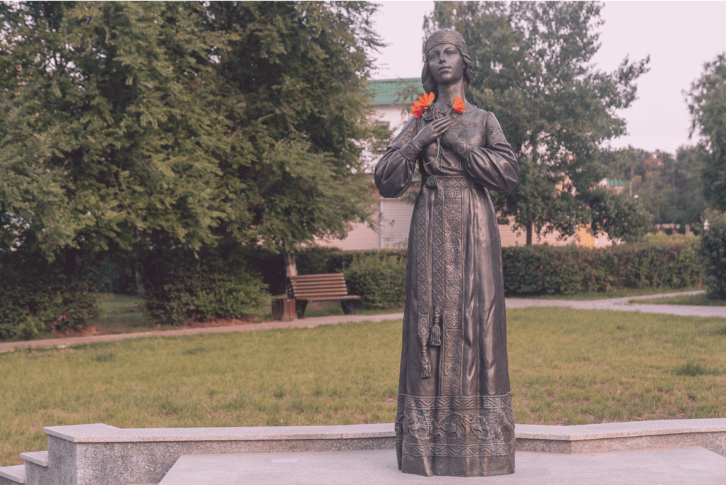 Памятник Алёнке Памятник Алёнке