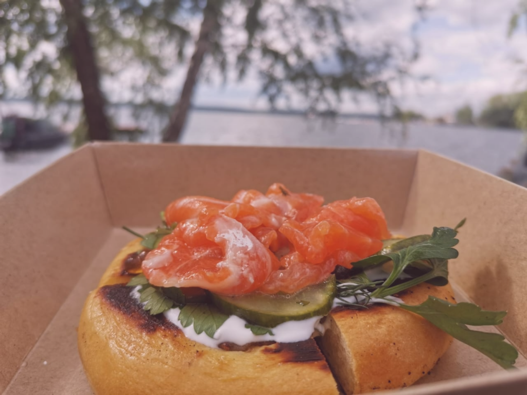 Вкусное = уральское Шаньги, чуррос и корюшка: в Заречном прошёл фестиваль уличной еды